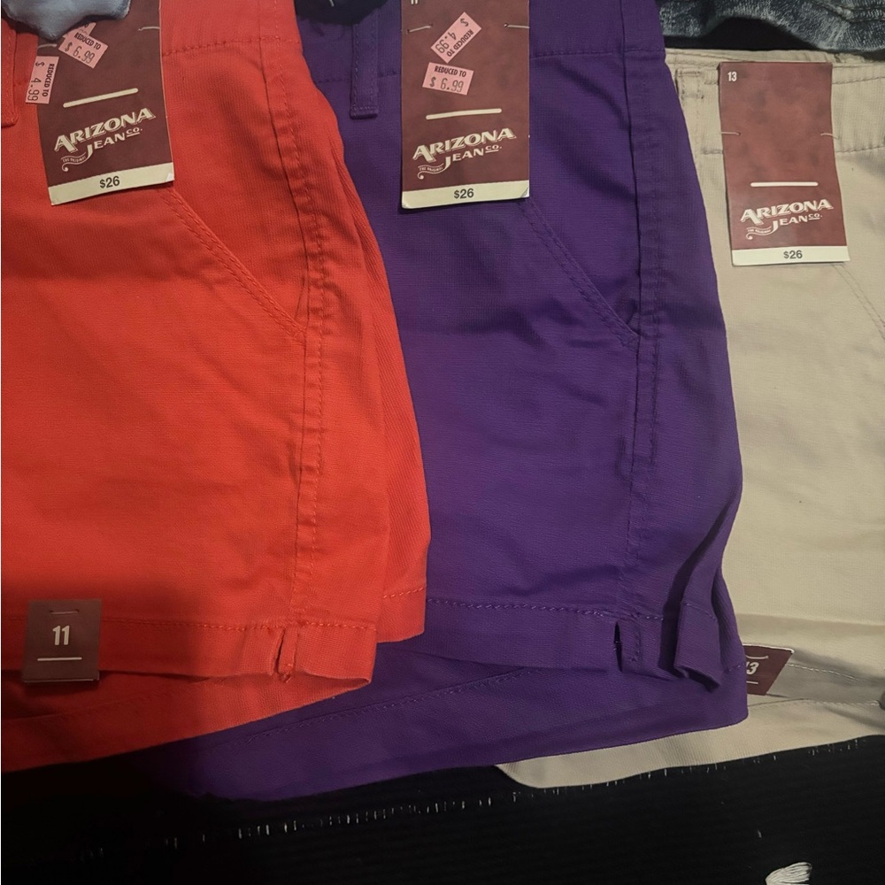 5 Pair Women's Shorts - Picture 2 of 7